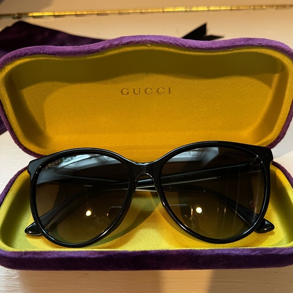 Gucci Sunglasses - Picture 5 of 6